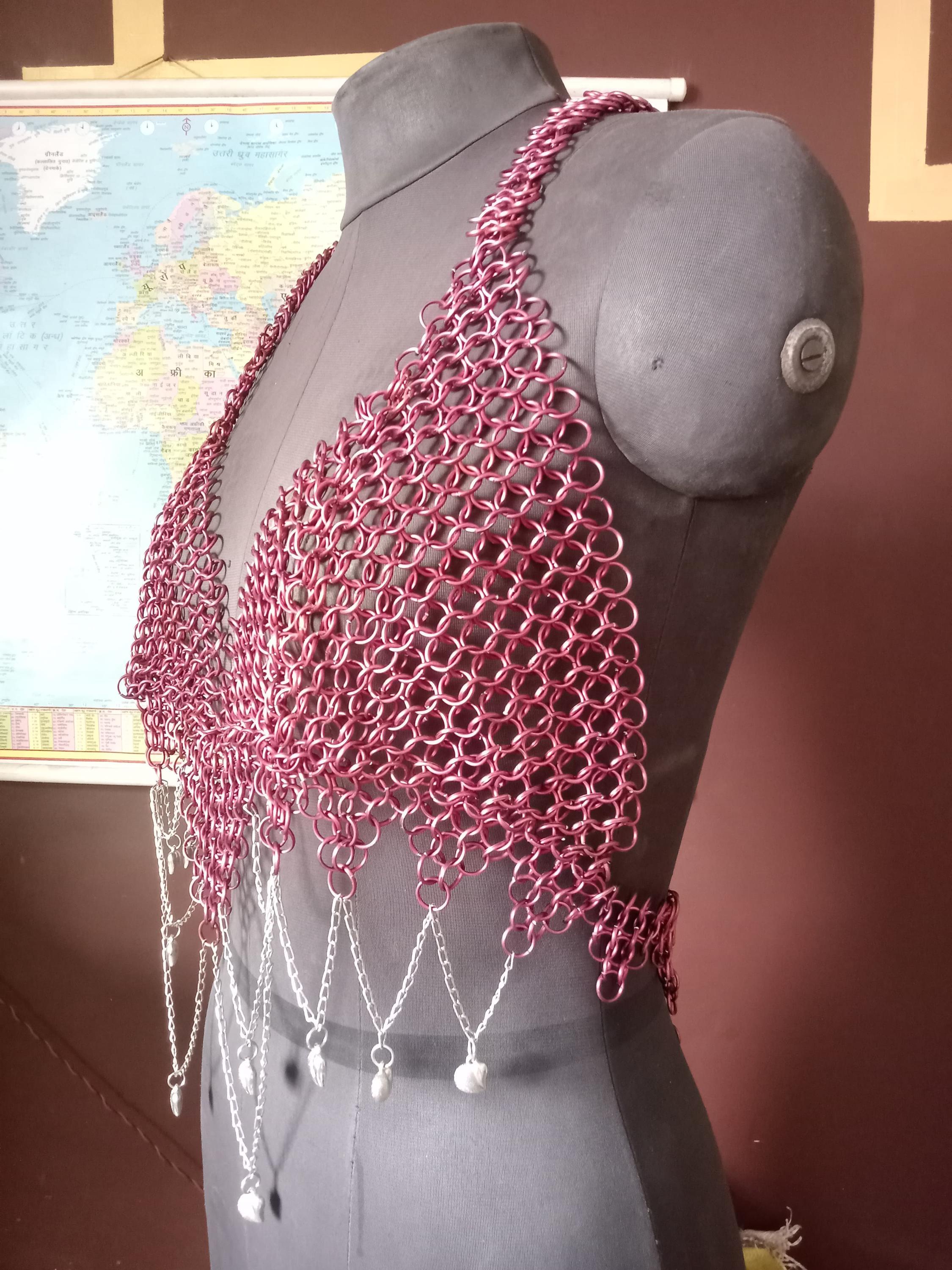 ファンタジーなアルミカラーのチェーンメイルトップ - LARPや