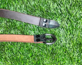 Cintura medievale in pelle marrone fatta a mano, anello in ottone, rievocazione vichinga