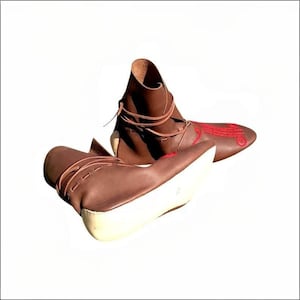 Viking Hedeby Shoes – One-Piece Turnshoes with Embroidery – 9th & 10th Century Reenactment Footwear