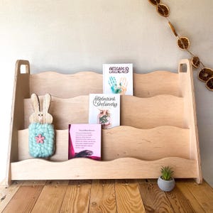 Présentoir à livres Waldorf, coin lecture en bois naturel pour enfants, bibliothèque Montessori écologique | PARFAIT CADEAU D'ANNIVERSAIRE pour les enfants