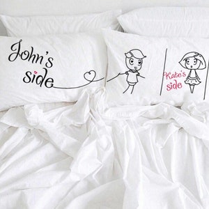 Personalisiertes Paar Kissen His Her Couple KissenBezüge My side your side Boy and Girl Geschenkidee für ihn Sie Pärchen Geschenk Baumwolle Jahrestag