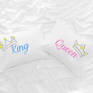 König und Königin Kissenbezüge Krone Kissenbezüge Personalisiert Hochzeit Jahrestag Verlobung Braut Shower Geschenk für Sie Paare Geschenke