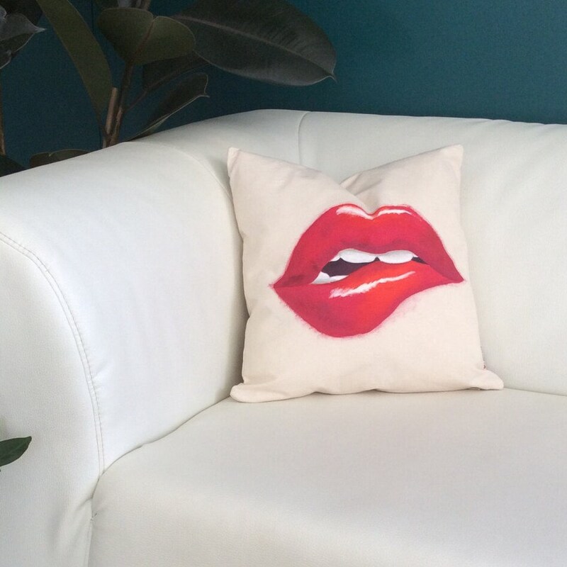 Kiss Pillow