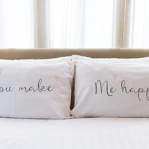 Baumwolle Jahrestag Geschenk Sie machen mich glücklich Paar Kissenbezüge Seine Hers Kissenbezüge Geschenkidee Ihn Ihr Paar Geschenk Hochzeit Geschenke Idee Baumwolle