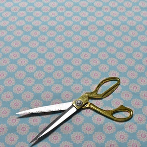 Clarke and Clarke -Studio G - Daisy - Aqua - By the Metre Fabric -