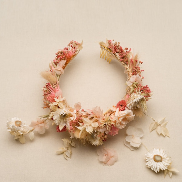 Couronne en fleurs stabilisées éternelles rose, pêche et blanche, Amaya by Les Couronnes de Victoire