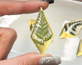 green leaves resin necklace charms, pressed leaf necklace, resin necklace, dried flower jewellery gifts, birthday gifts for her