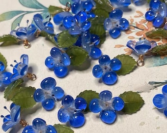Tiny forget me not charms, Blue small flower beads,jewelry finding diy