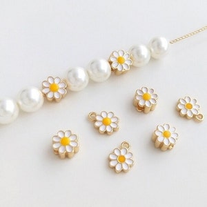 Daisy Charm, Tiny Daisy Charm, Flower Pendant, White Enamel Daisy Beads, Bracelet Beads