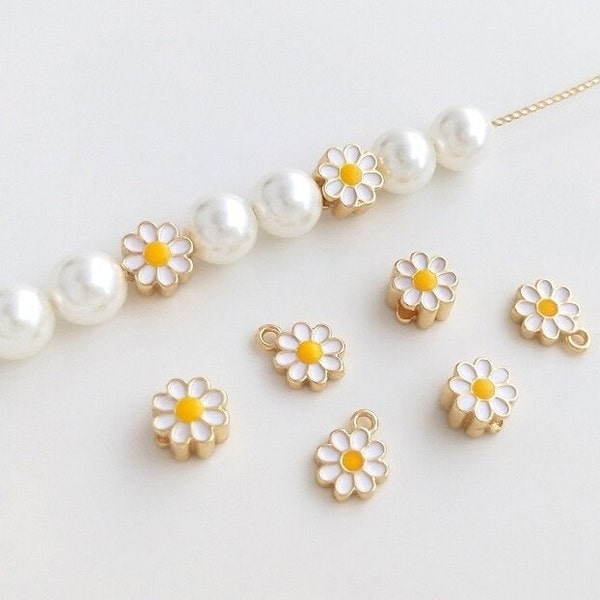 Daisy Charm, Tiny Daisy Charm, Flower Pendant, White Enamel Daisy Beads, Bracelet Beads