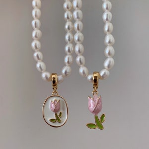 Tulp bloemenhanger, sluiting hanger handgeschilderd druipglazuur ovale tulp kleine bloemen parel levende gesp enkele hanger