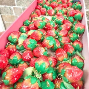 Cute Strawberry Charms, Strawberry Pendant, Resin Fruit Charms Pendant, DIY Bracelet Necklace Earring Jewelry Findings Craft Handmade