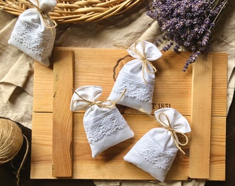 Lavendelsäckchen aus Baumwolle mit Spitze | Duftsäckchen für den Kleiderschrank | 2er Set Lavendelsäckchen Mottenschutz | Landhausstil weiß