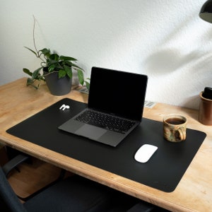 non-slip desk pad | customizable | waterproof | vegan| Desk mat for office & home office | environmentally friendly | cork