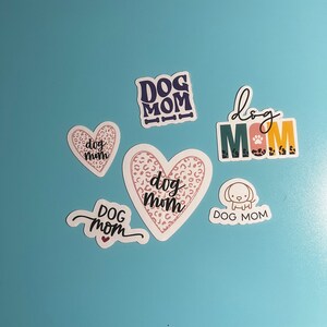Stickers chien maman.  Des cadeaux pour les mamans et les amoureux des chiens.