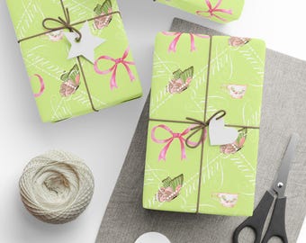 Papel de regalo con un toque sarcástico, mariposas verdes y rosas con tazas de té, estilo preppy.