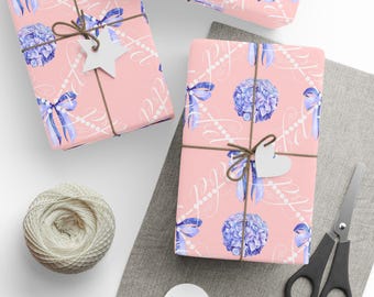 Papel de regalo Rebel para cumpleaños, regalos y presentes, con código Morse, lazos azules y flores, rosa, caligrafía blanca, estilo preppy, diseño de celosía.