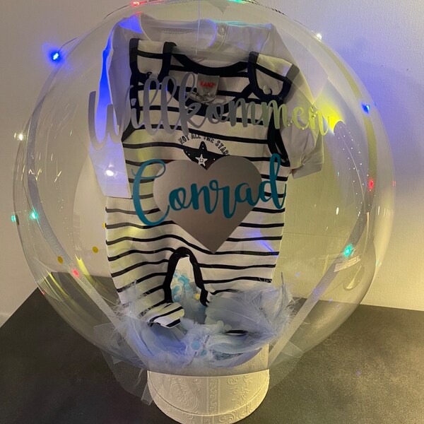 Babyanzug im Ballon, Bubble Geschenk, Geschenkidee für Taufe, Kindergeburtstag, Babygeschenk, personalisiertes Ballongeschenk