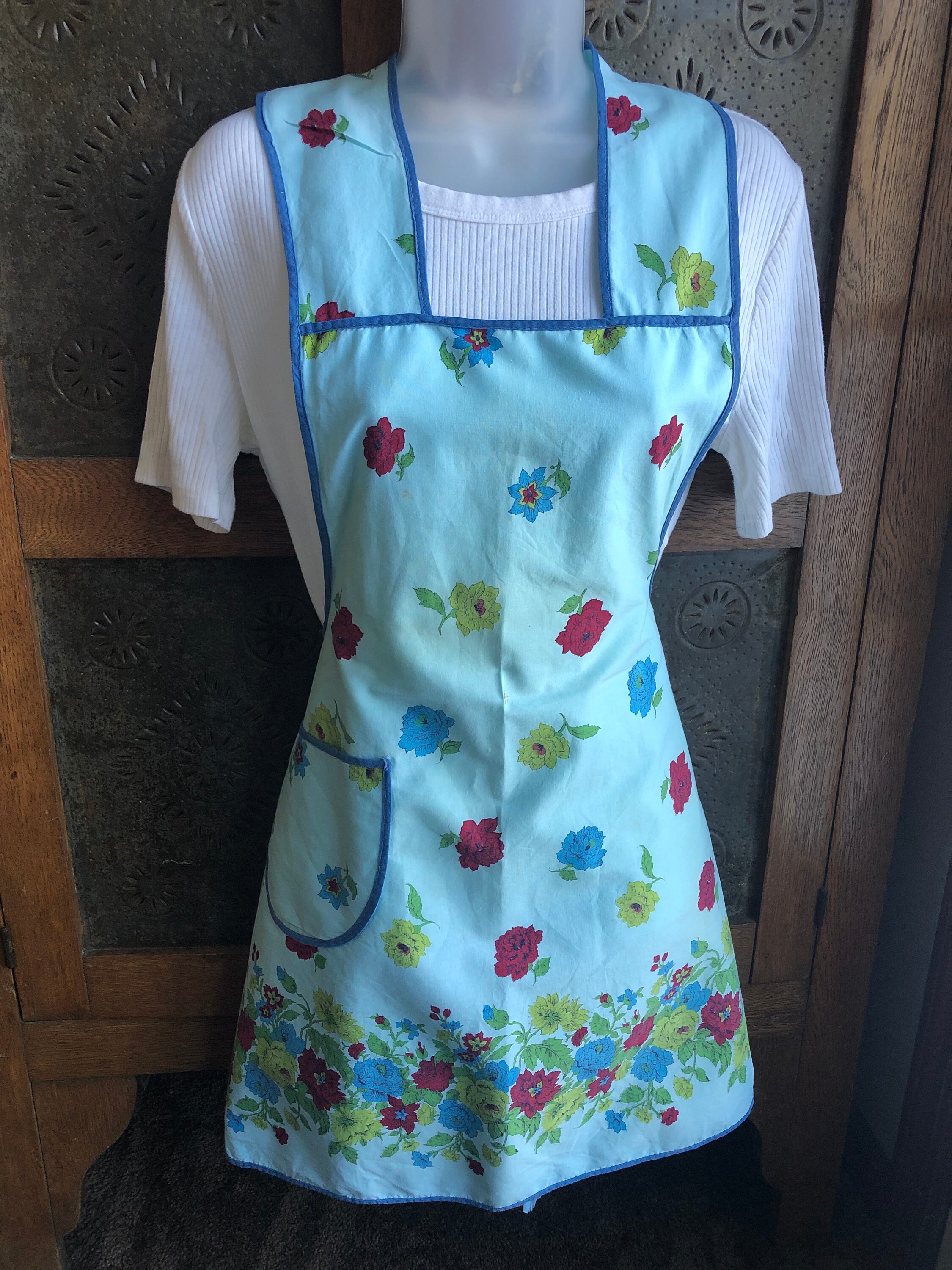 Vintage 1960s Blue Flowered Full Apron - Etsy