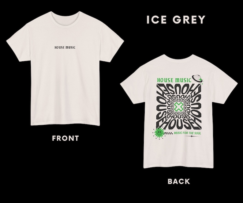Puede incluir: Una camiseta blanca con el texto "HOUSE MUSIC" en la parte delantera y un dise&ntilde;o gr&aacute;fico en la parte posterior. El dise&ntilde;o gr&aacute;fico presenta la palabra "HOUSE" repetida en un patr&oacute;n circular con una cruz verde en el centro. El texto "MUSIC FOR THE SOUL" est&aacute; debajo del gr&aacute;fico.