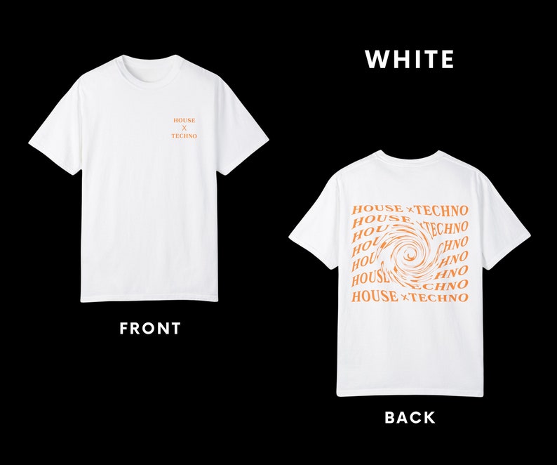 Pu&ograve; includere: T-shirt bianco con una grafica sul retro che dice "HOUSE x TECHNO" in testo arancione con un design a spirale. Il davanti della maglietta ha il testo "HOUSE x TECHNO" in testo arancione.