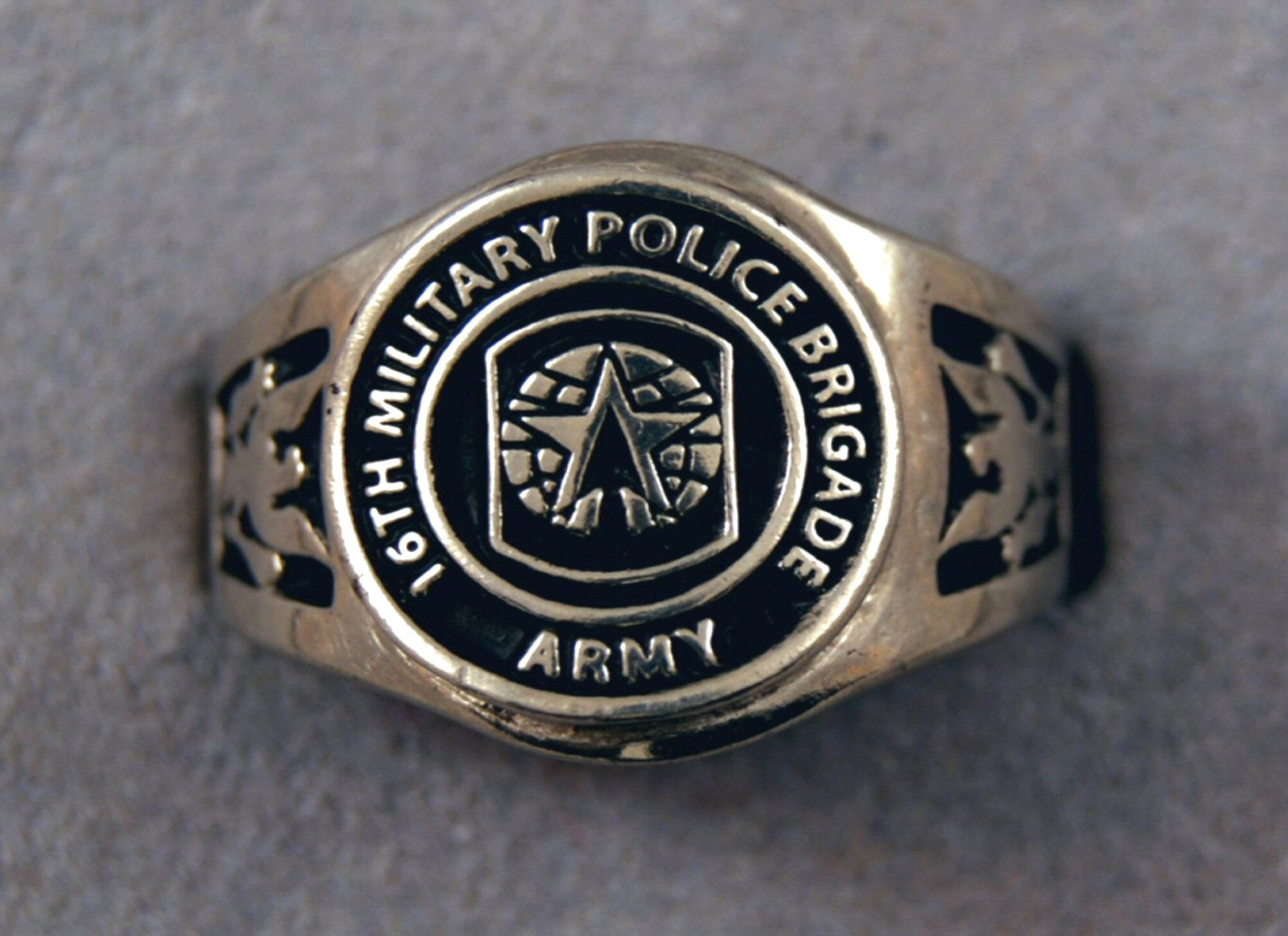 MILITARY POLICE - MP - MENS RING - SIZE 8 - US ARMY - Green - Vietnam War -  R.11 | eBay