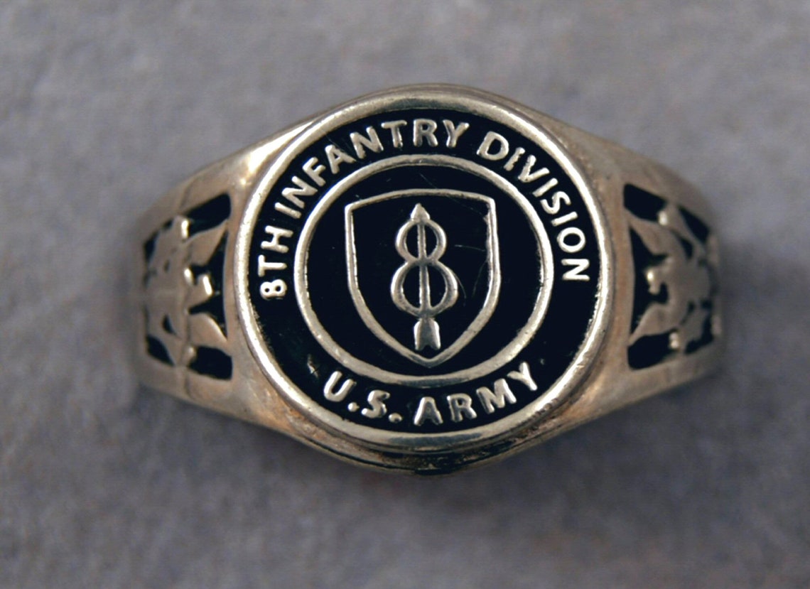Unit Insignia Rings 8th Infantry Division Insignia Ring Golden Arrow Division Military ...