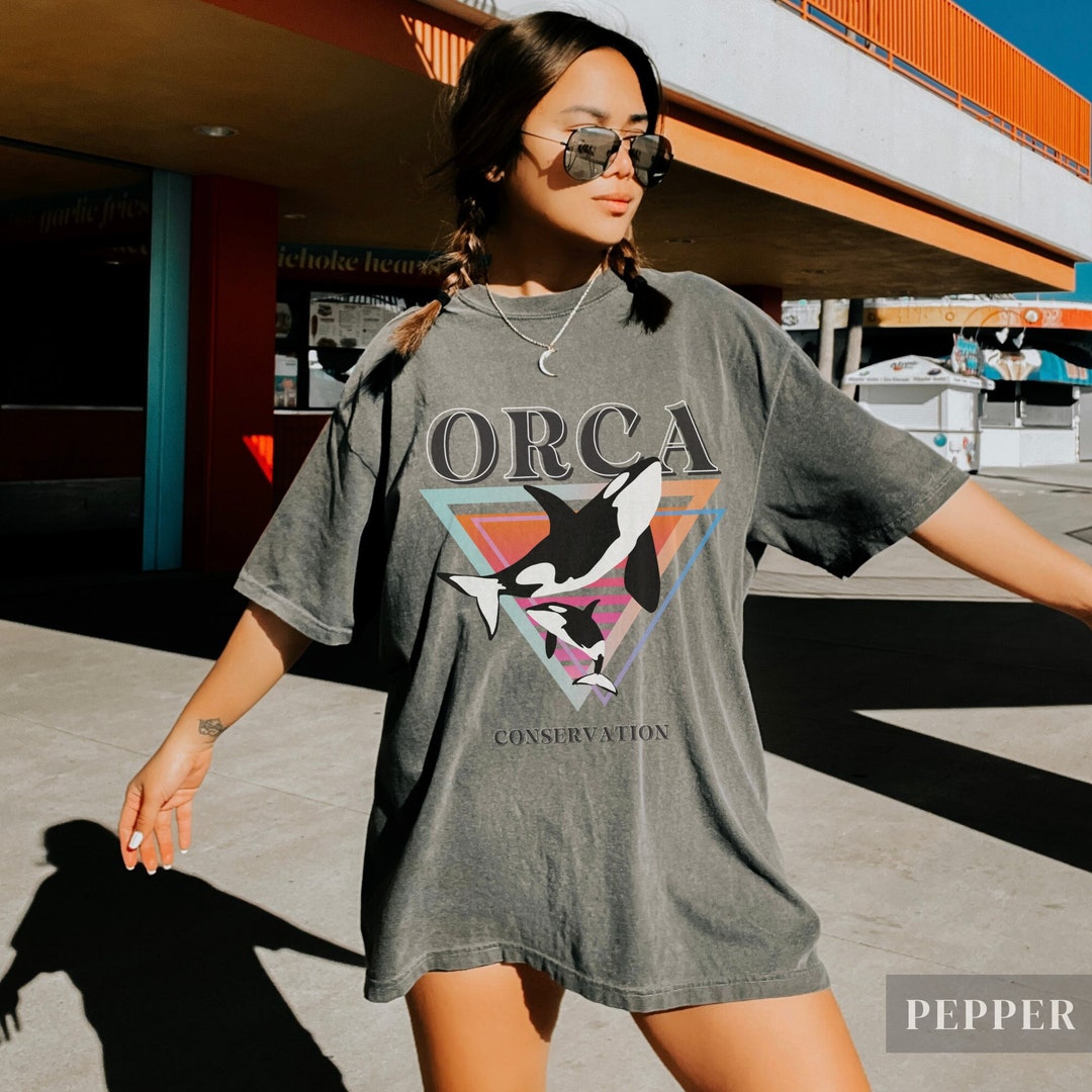 Retro 90s Orca T-shirt | Ocean/sealife/nature/wildlife