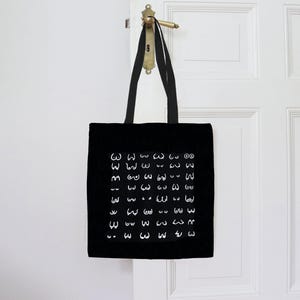 Handbemalte "Boobie Bag" Tragetasche | Schwarzer Stoffbeutel mit Brüste-Motiv | Einzigartiges Geburtstagsgeschenk