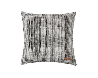 Funda de almohada de chenilla a rayas blancas y negras: cojín tejido moderno
