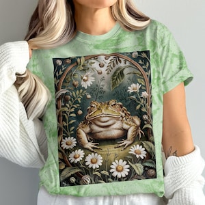 Vintage Botanical Frog Art, Nature-Inspired Toad Print, Whimsical Garden Frog, Cottagecore, Cute Frog T-Shirt, Frog Lover Gift