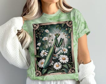 Praying Mantis Art T-Shirt, Nature Insect Illustration Tee, Botanical Study Shirt, Flower Garden Print Top, Green Insect Graphic Tee