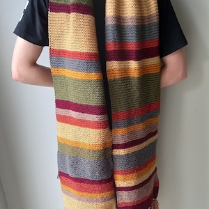 Doctor Who Tom Baker season 12 scarf (shorter version)