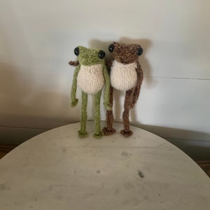 knitted froggy