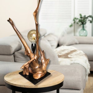 Lampe de créateur en bois flotté réalisée à la main, lampe en chêne massif, ampoule vintage connectée à filament et support acrylique.