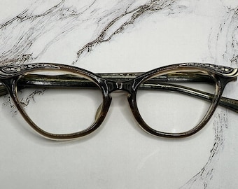 Vintage 1950s,1960s Mid-Century Liberty USA Cat Eye 51/4- Pre Used