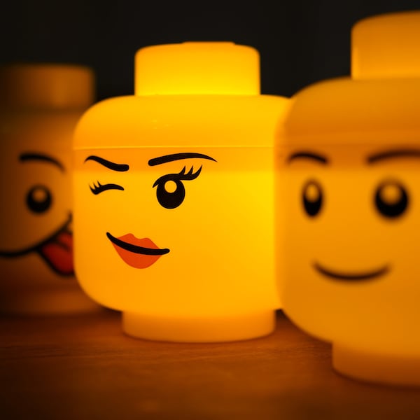 Spielzeug-Lampe (Legokopf)