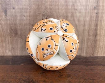 Zachte bal katpatroon: montessori-babykamerdecoratie
