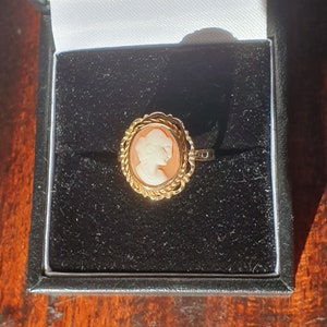 9ct gold natural shell cameo ring antique Charles Lyster and Son size J