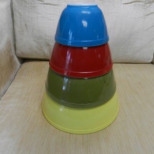 Vintage PYREX Set OF 4 Primary Colors NESTING Mixing Bowls 401,402,403,404
