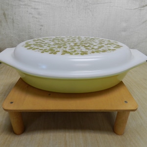 Vintage Pyrex Verde Green Olive Divided Split Casserole Dish with Lid 1.5 Qt