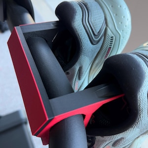 HexyHang Shoe Holder for Peloton Tread