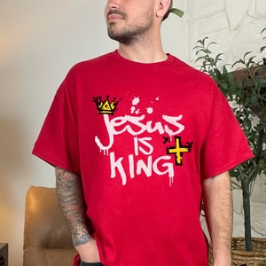 Jesus ist König, Christian Shirt für Männer, christliches T-Shirt Männer, christliche Kerlgeschenke, christliches Merch, christliche Hemden für Männer, christliches Kleid