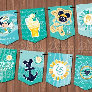 Puede incluir: Un banner con ocho banderas que representan a Mickey Mouse, un mapa del tesoro, un reloj de sol, un ancla de Mickey Mouse, un salvavidas de Mickey Mouse, un cono de helado de Mickey Mouse, un tim&oacute;n de barco de Mickey Mouse y el texto "Castaway Cay" con una cabeza de Mickey Mouse. Las banderas son azules, verdes y amarillas con olas blancas.