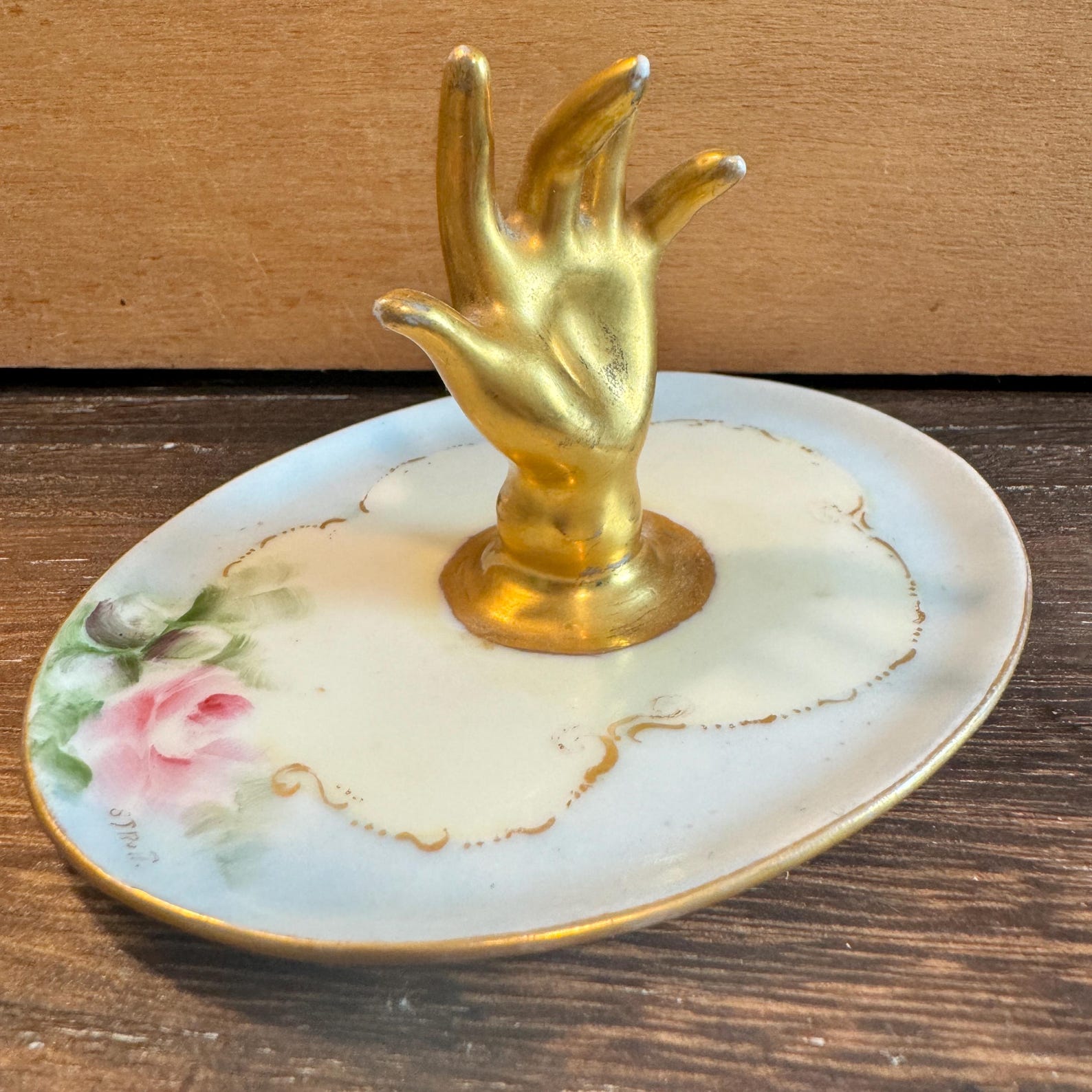 [Brighton] Alcazar Ring Holder main image 1