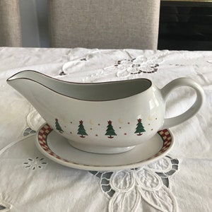 Vintage Sakura Magic of Santa Gravy Boat / Sauce Boat
