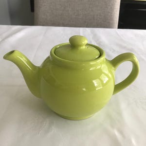 Vintage pea green Price & Kensington ceramic teapot