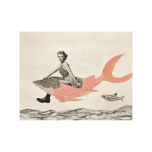 Retro Collage Wandkunst, wunderliches Poster Vintage Stil Mädchen auf einem Fisch, einzigartiges Wohndekor, nautische Wandkunst Bild 3