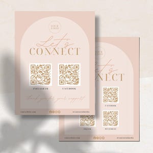 Może przedstawiać: Różowo-złoty znak do wydrukowania z tekstem "Let's Connect" i kodami QR do Instagram, Facebook, TikTok i Pinterest. Znak jest edytowalny w Canva.