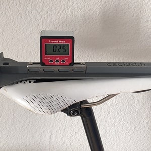 Bicycle saddle angle measurement tool image 3